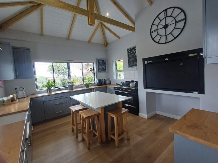 To Let 4 Bedroom Property for Rent in The Hill Western Cape